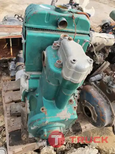 เครื่องยนต์ดีเซล โบราณ สภาพตามรูป ไม่ทราบรุ่น ไม่ทราบยี่ห้อ มีกลุ่มนิยม น่าจะทราบ ขายตามสภาพ ราคา 4,000บาท โทร 094-7899445