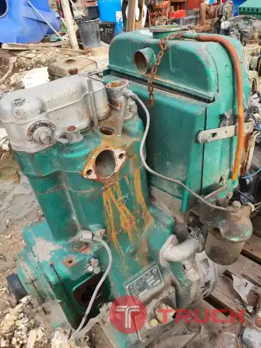เครื่องยนต์ดีเซล โบราณ สภาพตามรูป ไม่ทราบรุ่น ไม่ทราบยี่ห้อ มีกลุ่มนิยม น่าจะทราบ ขายตามสภาพ ราคา 4,000บาท โทร 094-7899445