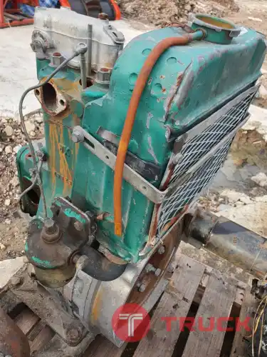 เครื่องยนต์ดีเซล โบราณ สภาพตามรูป ไม่ทราบรุ่น ไม่ทราบยี่ห้อ มีกลุ่มนิยม น่าจะทราบ ขายตามสภาพ ราคา 4,000บาท โทร 094-7899445