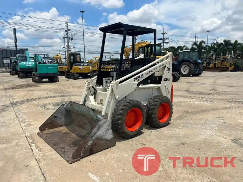 BOBCAT 725 นำเข้าจากญี่ปุ่น สภาพพร้อมใช้งาน LINE @sangenjp โทร 089-0080077,089-0050007,086-0044333,065-8844400 www.sangenjp.com www.nmc99.com