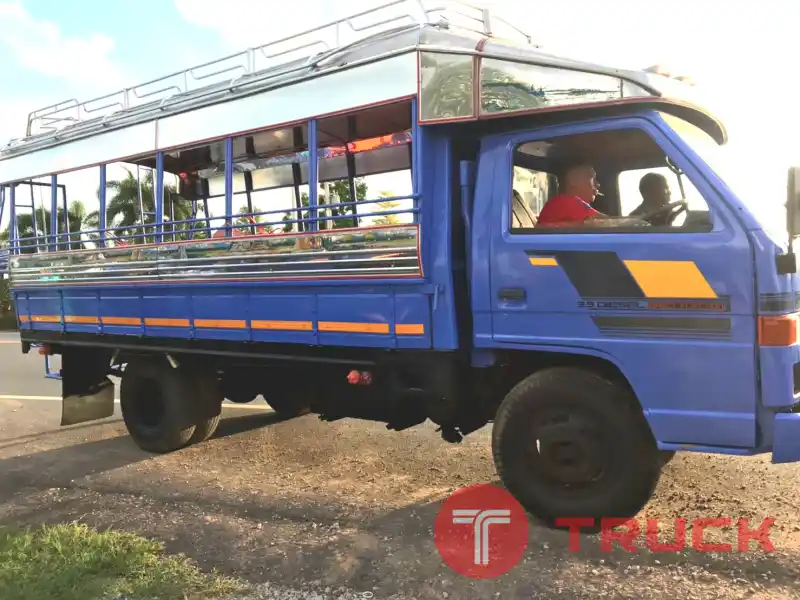 ข่ยรถโดยสาร6ล้อ ISUZU NPR110แรง พาวเวอร์ ยกหัวได้ กระบะยาว4.50 เมตร เครืาองแน่นๆ แชสซีสวยๆ เอกสารครบพร้อมโอนทั่วไทย