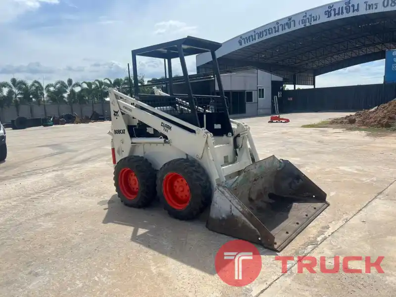 BOBCAT725 นำเข้าจากญี่ปุ่น สภาพพร้อมใช้งาน LINE @sangenjp โทร 089-0080077,089-0050007,086-0044333,065-8844400 www.sangenjp.com www.nmc99.com