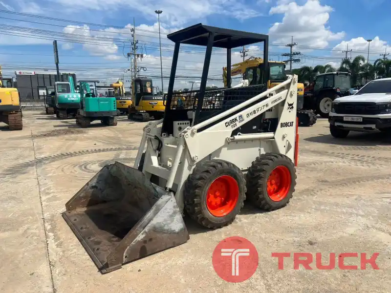 BOBCAT725 นำเข้าจากญี่ปุ่น สภาพพร้อมใช้งาน LINE @sangenjp โทร 089-0080077,089-0050007,086-0044333,065-8844400 www.sangenjp.com www.nmc99.com