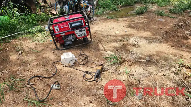 ขาย เครื่องปั่นไฟ HONDA เบนซิน 4 จังหวะ เก่าญี่ปุ่นแท้ 4.5 KVA ไฟ 110V และ 220V ใช้ไฟบ้านเราได้เลยครับ