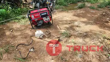 ขาย เครื่องปั่นไฟ HONDA เบนซิน 4 จังหวะ เก่าญี่ปุ่นแท้ 4.5 KVA ไฟ 110V และ 220V ใช้ไฟบ้านเราได้เลยครับ