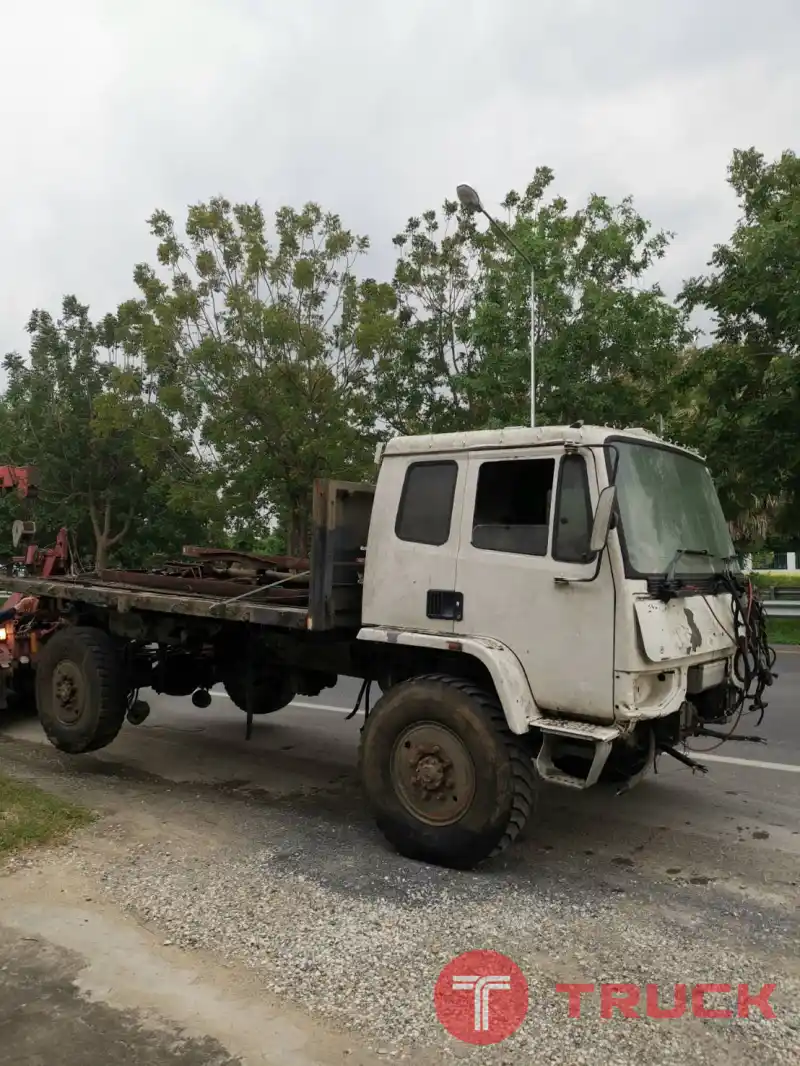 ขาย DAF 4x4 ทหาร ไม่มีทะเบียน 350,000บาท