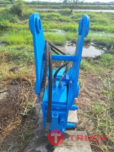 หัวกระแทก หัวแย็ก HYDRAURIC BREAKER ยี่ห้อ TOKU รุ่น 5ME สำหรับรถขุด PC45-PC60 สภาพสวยเดิม รุ่นใหม่ มือ2ญี่ปุ่น ราคา 28,000 บาท โทร 094-7899445 Line @KT2Hand จัดส่งด่วนได้ รูดบัตรเครดิตได้ ออกกำกับภาษีได้