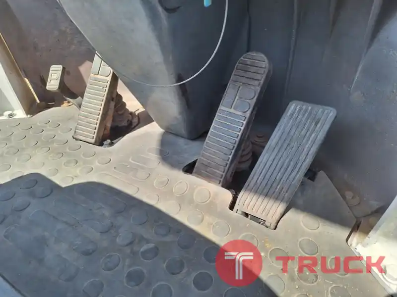รถตัก KOMATSU รุ่น WA20 2 เอวอ่อน ขับเคลื่อน 4ล้อ 4WD รุ่นใหม่ เครื่องยนต์ดีเซล 3สูบ 3D78N เครื่องช่วงล่างปั๊มสมบูรณ์ สภาพดี สวยเดิม มือ2นำเข้า จากญี่ปุ่น ปรับสภาพให้สมบูรณ์ พร้อมใช้งาน 100 ตรวจเช็ครั่วซึม เปลี่ยนถ่ายของเหลว ระบบหล่อลื่นทั้งหมด ระบบไ