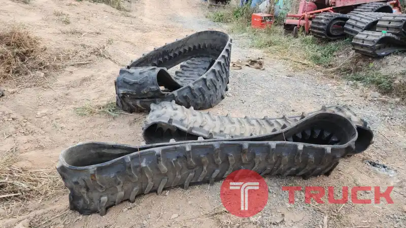 ขาย แทรคยางรถตะขาบ รถเจาะ รถตัก ของแปลก เก่าญี่ปุ่น เบอร์ 450x100x45 ข้อ และ 46 ข้อ คู่ละ 35,000 บาท