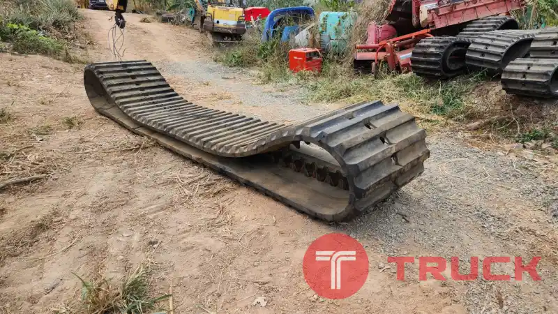 ขาย แทรคยาง สำหรับรถบรรทุกตะขาบ ดั๊มเปอร์ ขนาดใหญ่ เบอร์ 800x125x80 ข้อ ราคาเส้นละ 65,000 บาท บาท