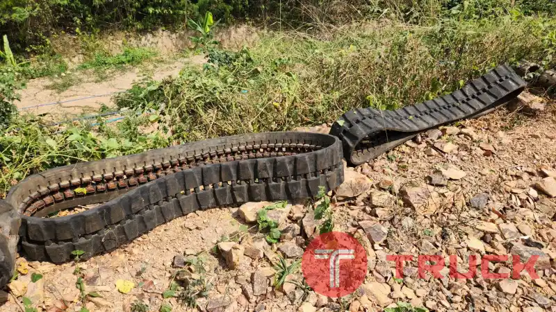 แทรคยาง รถขุด 250x52.5x78 ข้อ สภาพสวย ราคา คู่ละ 18,500 บาท