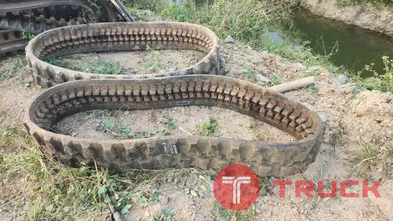 ขาย แทรคยางรถขุด แบคโฮ เก่าญี่ปุ่น เบอร์ 250x52.5x72 ข้อ