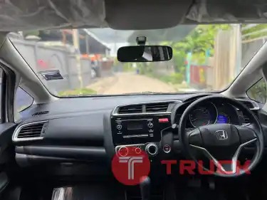 Honda Jazz 1.5 V AT 2015