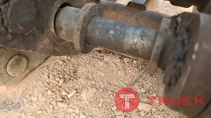 หัวคีบไม้ สำหรับรถขุด pc 30-40 สลัก 40 มิล ห่างหู 15 cm 28,000 และ สลัก 35 มิล ห่างหู 15 cm 18,000 บาท