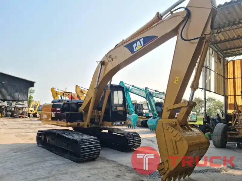 รถขุดcat 320 v2