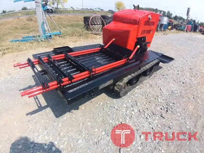 รถบรรทุกตีนตะขาบ YANMAR เครื่องยนต์ ดีเซล 4เกียร์หน้า 1เกียร์ถอย น้ำหนักบรรทุก 300kg. เครื่องช่วงล่างดี แทรคยางสวย มือ2จากญี่ปุ่น ราคา 22,000บาท โทร 094-7899445