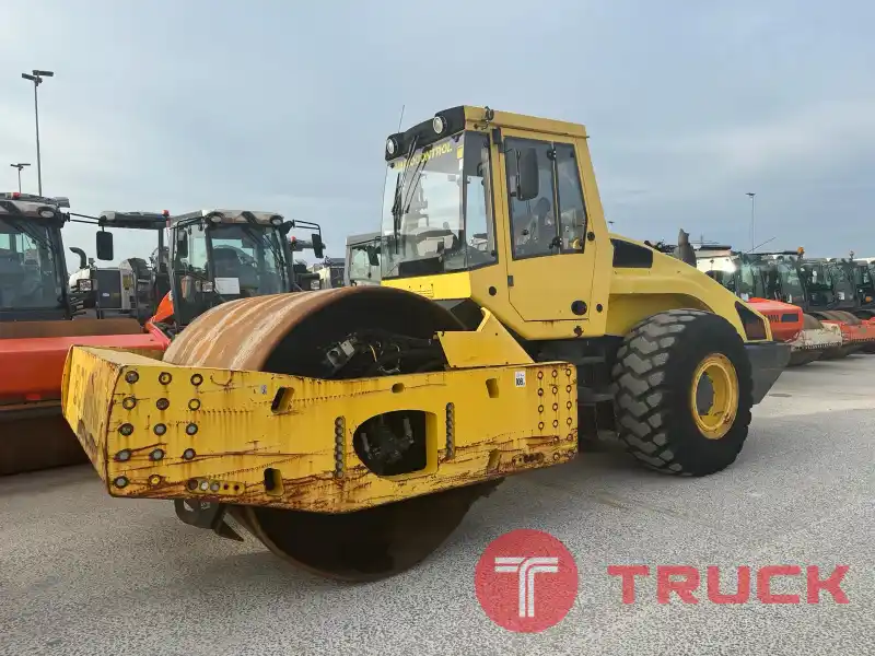 รถบด 25 ตัน Bomag BW226-DH4-BVC ปี 2009 สภาพดี เพียง 2200 ชม. รถนอกแท้ๆ