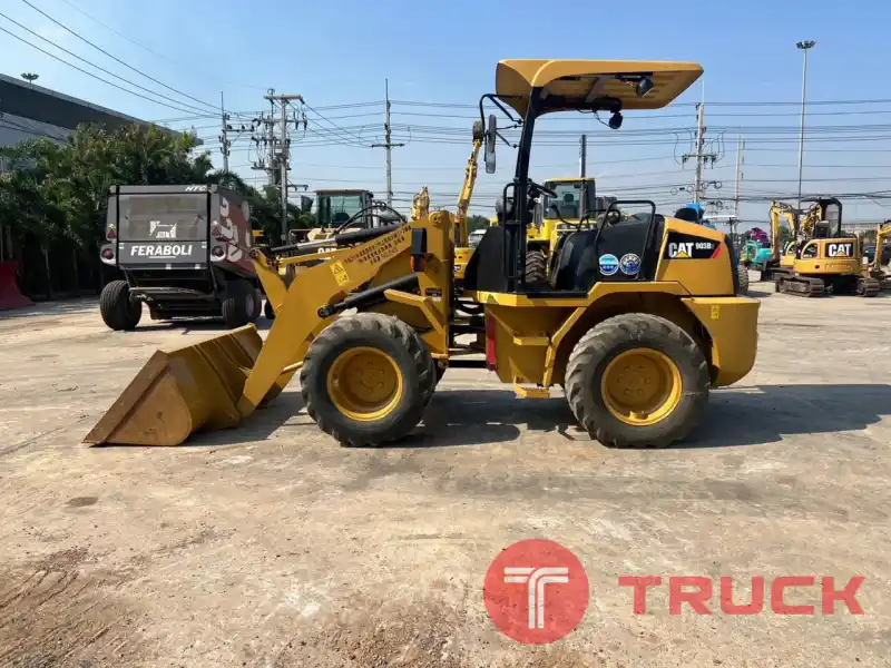 CAT903B2 รถตักล้อยาง นำเข้าจากญี่ปุ่น สภาพพร้อมใช้งาน LINE ID @sangenjp โทร 089-0080077,089-0050007,086-0044333,065-8844400 www.sangenjp.com www.nmc99.com