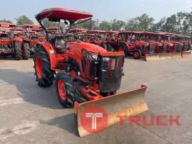 รถชั่วโมงน้อย เครื่องดี รถสภาพสวย พร้อมใช้งาน รถไถคูโบต้ารุ่น L4018DT ใบดันดินหน้า ผาน 1 ตัว ดาวน์ 40,000 บาท สนใจโทรสอบถามหรือมาดูที่ร้านเราได้จ้า