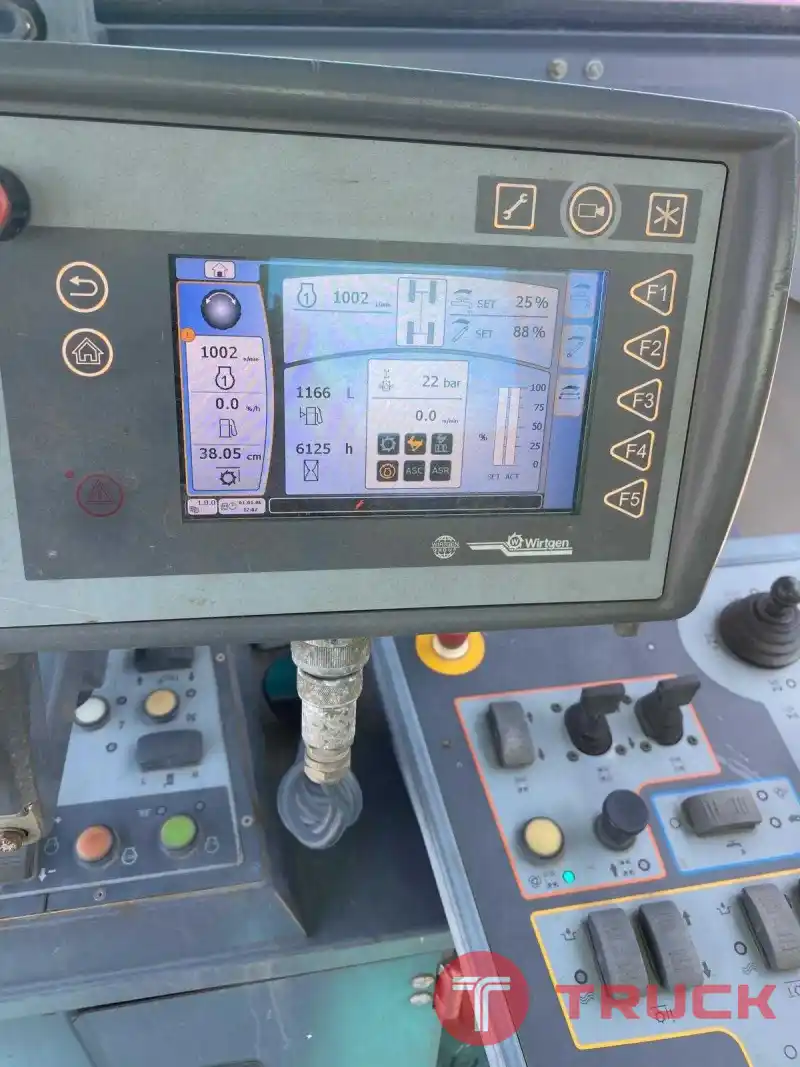 Wirtgen W200 ปี2010 รถไสผิวถนน ลึก 30ซม โทร 080 6565422 หนิง Wirtgen W200 ปี2010 รถไสผิวถนน ลึก 30ซม โทร 080 6565422 หนิง