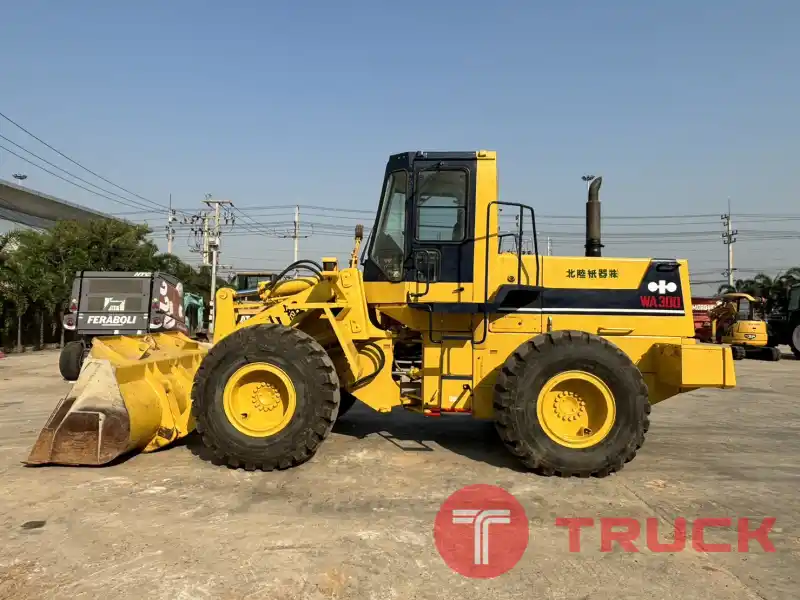 KOMATSU WA300-1 นำเข้าจากญี่ปุ่น สภาพพร้อมใช้งาน LINE ID @sangenjp โทร 089-0080077,089-0050007,086-0044333,065-8844400 www.sangenjp.com www.nmc99.com