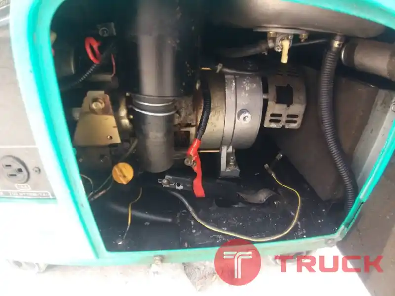 เครื่องปั่นไฟ YANMAR เซ็ตนอก พร้อมตู้เก็บเสียง 110V. 15Ah. และ 12V. เครื่องยนต์ดีเซล สตาร์ทกุญแจ ใช้ได้ดี รุ่นใหม่ สภาพสวย ผ่านหม้อแปลงได้ หรือใช้กับเครื่องใช้ไฟฟ้า 110V. ราคา 12,000บาท โทร 094-7899445