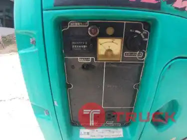 เครื่องปั่นไฟ YANMAR เซ็ตนอก พร้อมตู้เก็บเสียง 110V. 15Ah. และ 12V. เครื่องยนต์ดีเซล สตาร์ทกุญแจ ใช้ได้ดี รุ่นใหม่ สภาพสวย ผ่านหม้อแปลงได้ หรือใช้กับเครื่องใช้ไฟฟ้า 110V. ราคา 12,000บาท โทร 094-7899445
