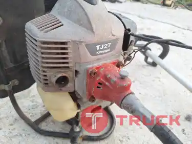 เครื่องตัดหญ้า KAWASAKI S270 แบบสะพายหลัง เอวอ่อน เบาสบาย ไม่ปวดเมื่อย เครื่องญี่ปุ่นแท้ สตาร์ทติดง่าย ทนทาน ไม่จุกจิกงอแง เสียงดี เร่งแรง เบาสบาย มือสองจากญี่ปุ่น เช็คระบบเครื่องยนต์ให้พร้อมใช้งาน ราคา 3,500บาท โทร 094-899445