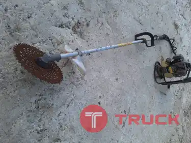 เครื่องตัดหญ้า KAWASAKI S270 แบบสะพายหลัง เอวอ่อน เบาสบาย ไม่ปวดเมื่อย เครื่องญี่ปุ่นแท้ สตาร์ทติดง่าย ทนทาน ไม่จุกจิกงอแง เสียงดี เร่งแรง เบาสบาย มือสองจากญี่ปุ่น เช็คระบบเครื่องยนต์ให้พร้อมใช้งาน ราคา 3,500บาท โทร 094-899445