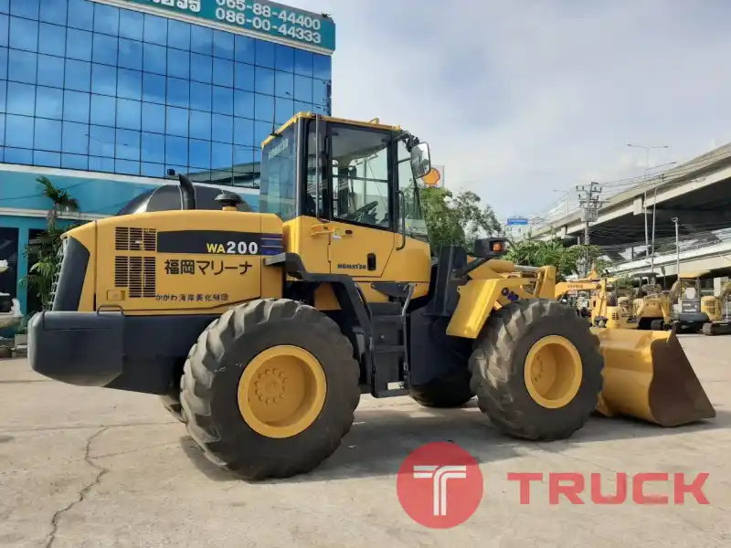 รถตักมือสอง KOMATSU WA200-6 นำเข้าจากญ๊่ปุ่น สอบถามรายละเอียดที่คุณชัญญา 0658844400