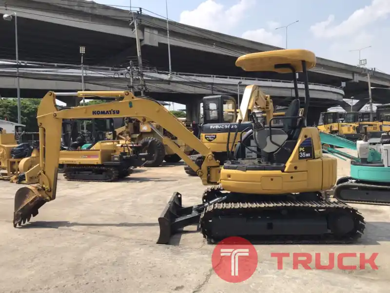 รถขุดมือสอง KOMATSU PC35MR-1 มาใหม่ สอบถามเพิ่มเติมที่คุณชัญญา 0658844400