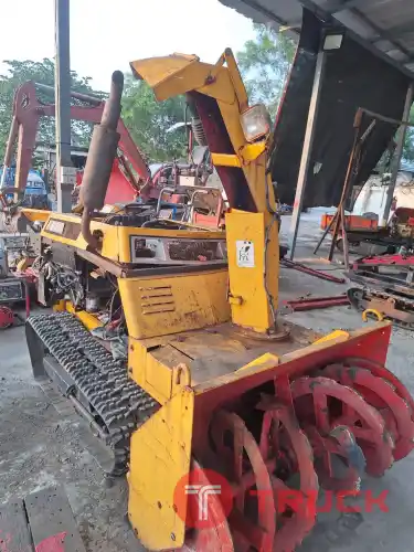 รถกวาดหิมะ คันใหญ่ เครื่องยนต์ดีเซล 3สูบ ดัดแปลงใช้งาน ในนาเกลือได้ หรือ พลิกกองปุ๋ย มือ2ญี่ปุ่น เครื่องช่วงล่างดี ระบบสมบูรณ์ ปรับสภาพให้พร้อมใช้งาน ราคา 99,000บาท โทร 094-7899445