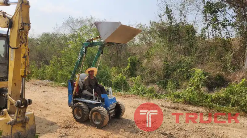 ขาย รถตักล้อยาง BOBCAT 315 มีไลน์ไปปิ้ง บุ้งกี๋สแตนเลส เก่าญี่ปุ่น ไม่เคยใช้ในไทย พร้อมใช้งาน