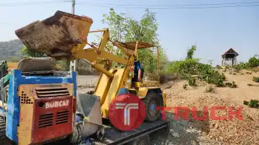 รถตัก komatsu sk07 ดีเซล 3 สูบ เก่านอกแท้ ยางตัน ยกสูง 3 เมตร ไม่เคยใช้งานในไทย