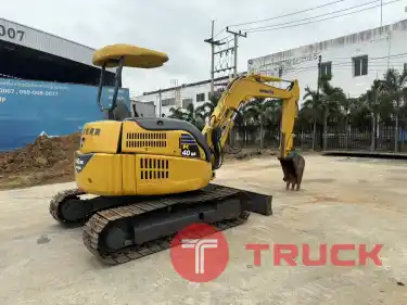 รถขุดมือสอง KOMATSU PC40MR-1 พร้อมทำงาน สอบถามเพิ่มเติมที่คุณชัญญา 0658844400