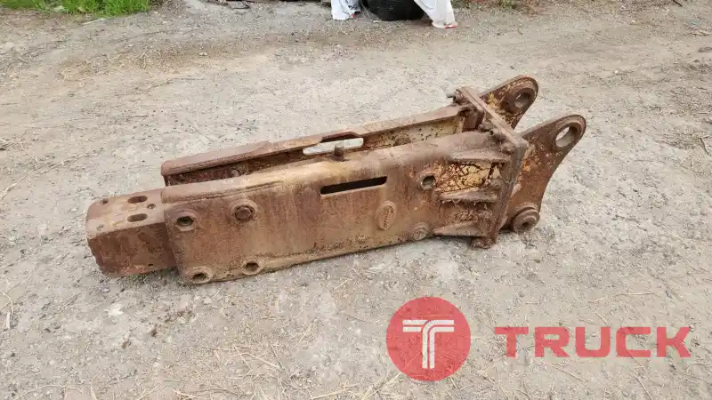 ขายตามสภาพ หัวเจาะ กระแทก COMAC ไม่มีเข็มเจาะมา สลัก 60 มิล ห่างหู 19 cm เก่านอก ใส่รถขุด pc 70-120