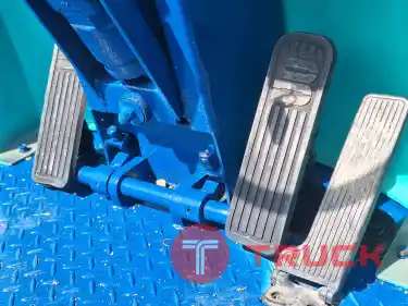 ขายรถตัก YANMAR V2-2 รุ่นใหม่ สภาพสวย มือ2จากญี่ปุ่น ใช้งานมาน้อย 1,500ชั่วโมงแท้ เครื่องดี เกียร์ดี ปั๊มดี ระบบทำงานสมบูรณ์ เร็ว แรง นิ่มนวล เครื่องยนต์ YANMAR 3สูบ ปั๊ม KAYABA ยางสวย 4เส้น ขับเคลื่อน 4ล้อ 4Wheel Drive เลี้ยวเอวอ่อน ทดลองขับได้ที่ จ.อยุ