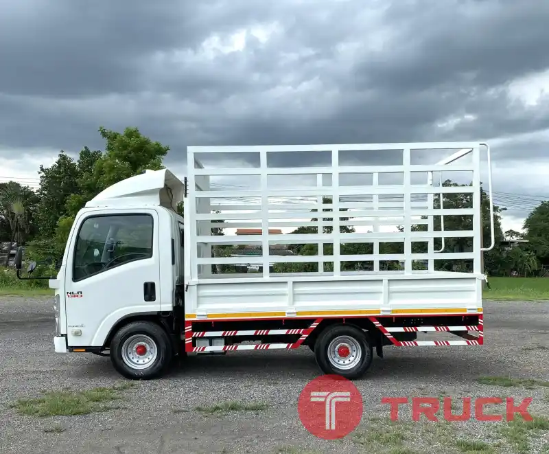 รถบรรทุก 4 ล้อ ISUZU NLR 130 แรง ปี 2563 รุ่นใหม่ ไมล์น้อย 80,000 กิโล กระบะคอกเหล็ก พร้อมใช้งาน รถห้างแท้ ไม่ติดเวลา