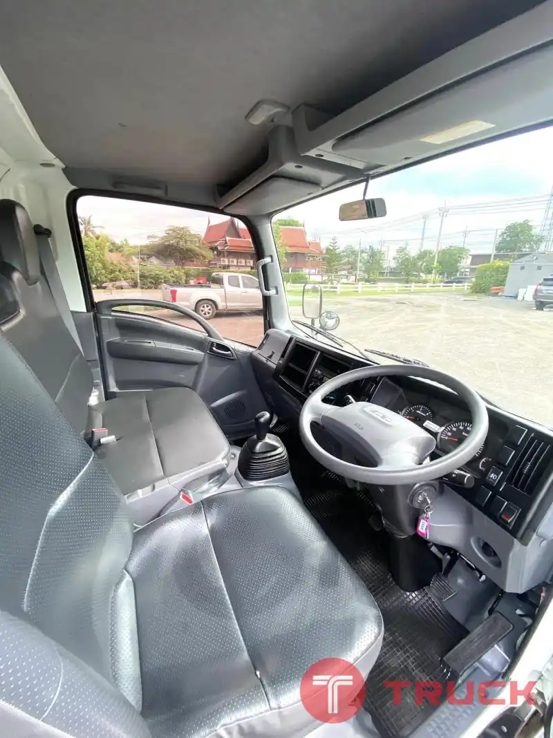 รถบรรทุก 4 ล้อ ISUZU NLR 130 แรง ปี 2564 รุ่นใหม่ พร้อมใช้ ตู้แห้ง ไมล์น้อย