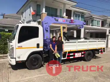 รถบรรทุกติดเครน