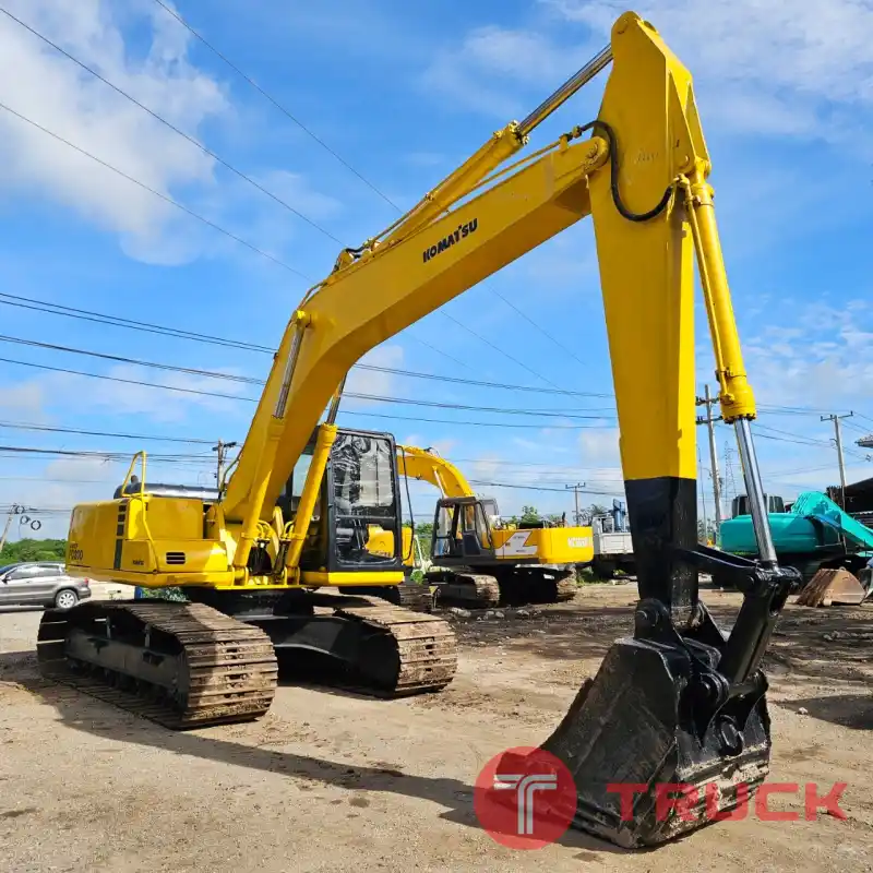 รถขุด KOMATSU PC200-6 พร้อมใช้