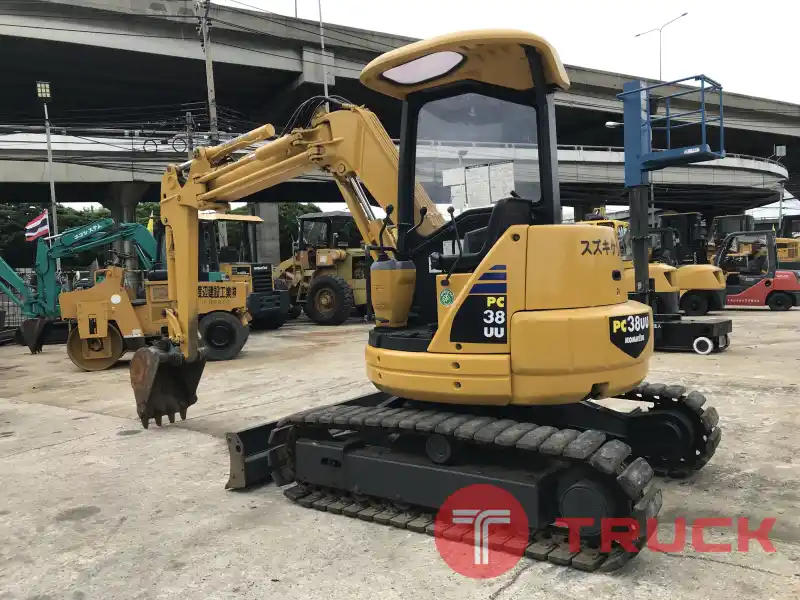 รถขุดมือสอง KOMATSU PC38UU-2 พร้อมใช้งาน สอบถามเพิ่มเติมที่คุณชัญญา 0658844400