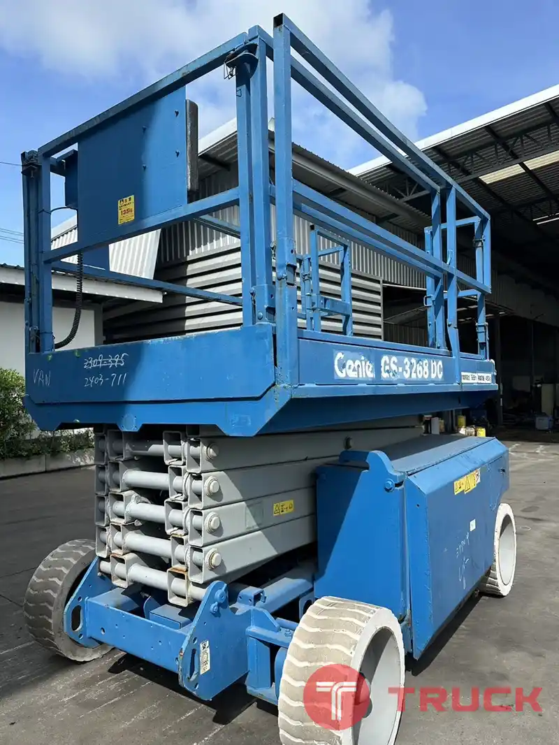 GS-3268DC - Scissor Lift ลิฟท์ขากรรไกร สูง 10-12m. by OEK 098-5625920