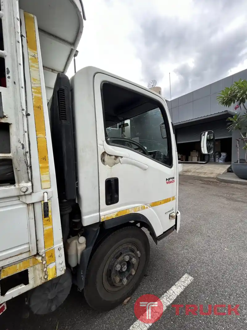 รถบรรทุก 6 ล้อ ISUZU รุ่น NPR 150 ปี 2015