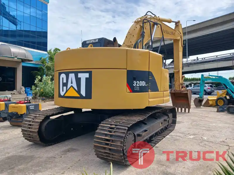 รถขุดมือสอง CAT 320DCR นำเข้าจากญี่ปุ่น สอบถามเพิ่มเติมที่คุณชัญญา 0658844400