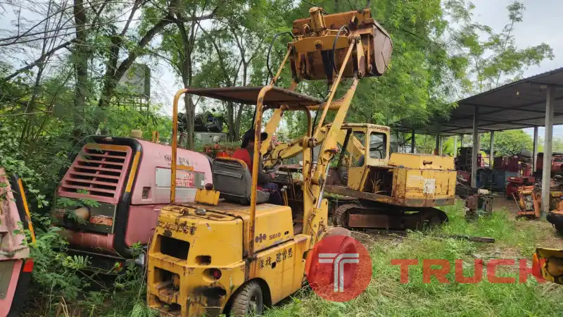 ขาย รถตักล้อยาง KOMATSU SD10 เครื่อง ISUZU ดีเซล เก่าญี่ปุ่นแท้ ล้อหน้าคู่ สภาพเดิมๆจากนอก