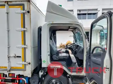 ขายด่วน รถบรรทุกตู้ทึบ 6 ล้อ ISUZU ราคาพิเศษสุดๆ 290,000 บาท