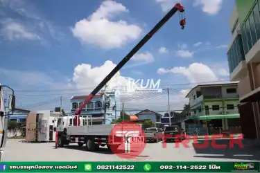 หกล้อเครน ISUZU FTR 240 แรง ปี 2560 เครน UNIC 5 ตัน 5 ปอก กระบะวัดนอกยาว 6.76 กว้าง 2.46 สูง 60