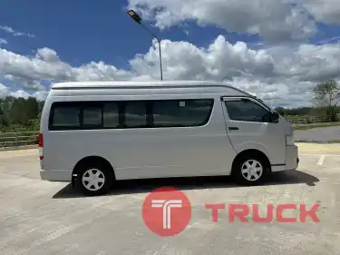 TOYOTA COMMUTER 3.0 AT ปี 2019