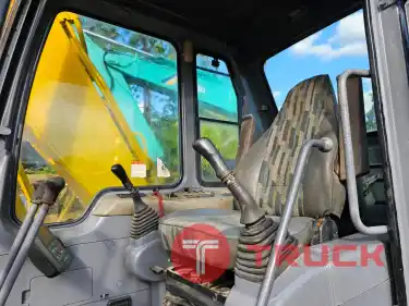 รถขุด KOMATSU PC130-6